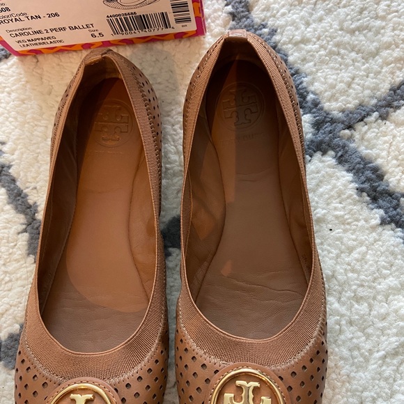 NWT Tory Burch Flats in Size 6.5 - Picture 3 of 6